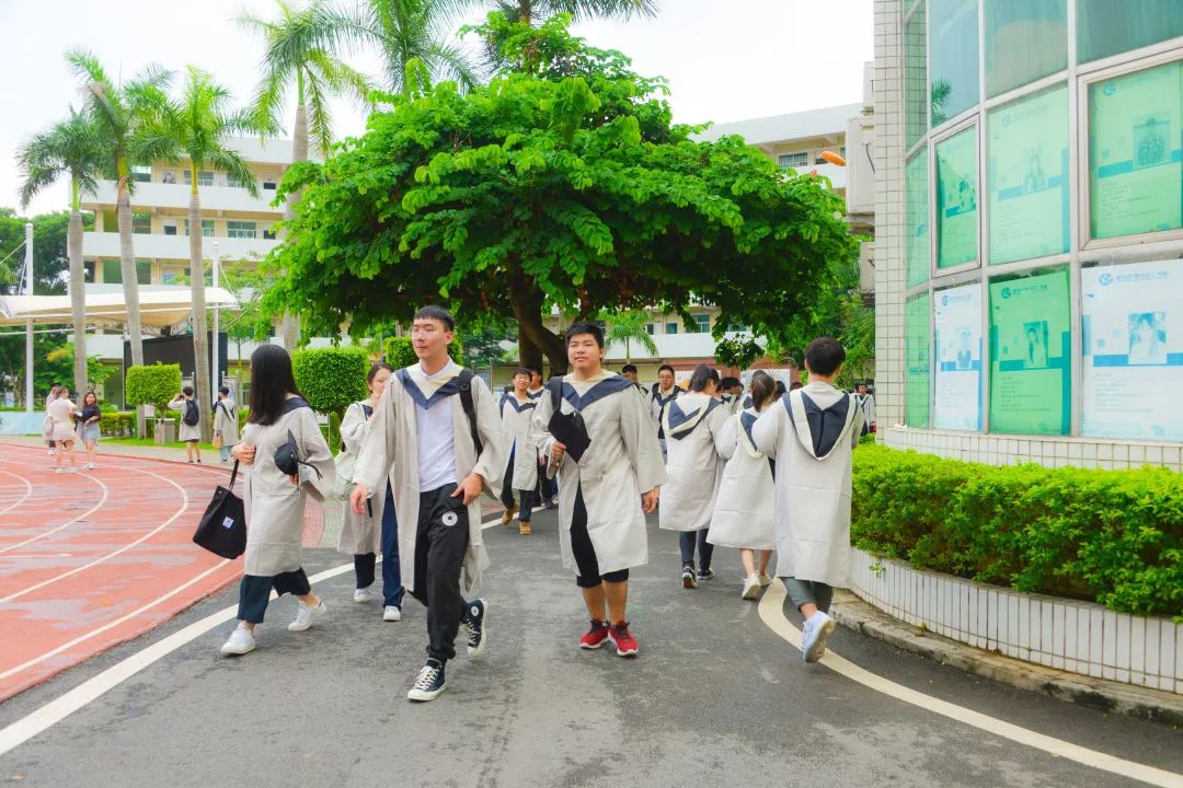 深圳市攜創(chuàng)高級技工學(xué)校2019屆畢業(yè)典禮:青春不散場，歸來仍少年