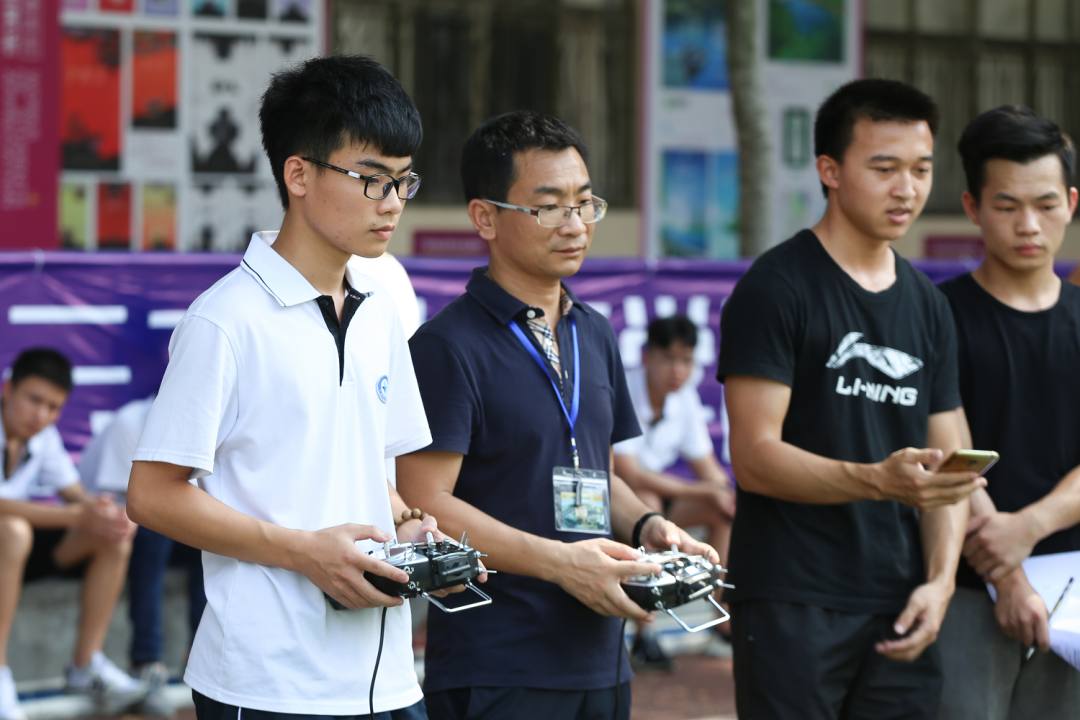 祝賀 ！ 廣州首個“民用無人機(jī)駕駛員職業(yè)教育培訓(xùn)中心”落戶白云工商